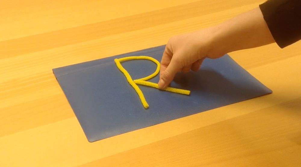 Making the letter "R" with pipe cleaners